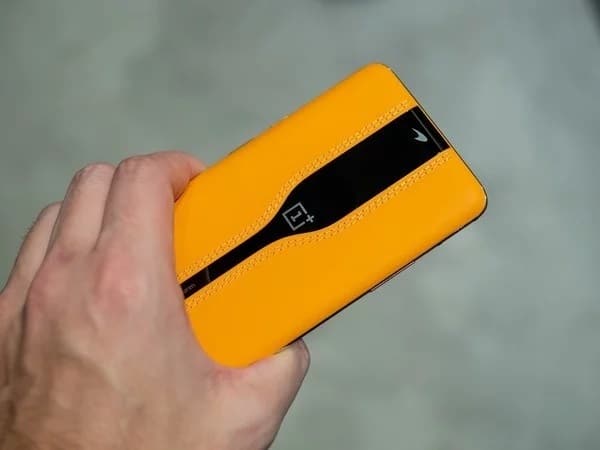 OnePlus Concept One Disappearing Rear Camera